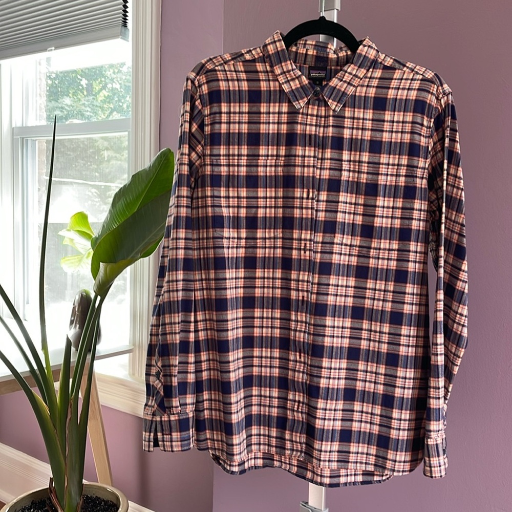 Patagonia navy and orange plaid shirt Men’s medium 100% cotton